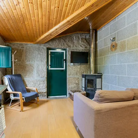 Casa Rustica T2 Com Salamandra E Cozinha - - Serra Da Estrela - Casa Do Loureiro Ii Feriehus Seia