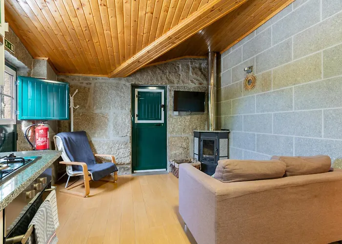 Casa Rustica T2 Com Salamandra E Cozinha - - Serra Da Estrela - Casa Do Loureiro Ii Feriehus Seia