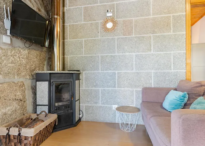 Casa Rustica T2 Com Salamandra E Cozinha - - Serra Da Estrela - Casa Do Loureiro Ii Seia