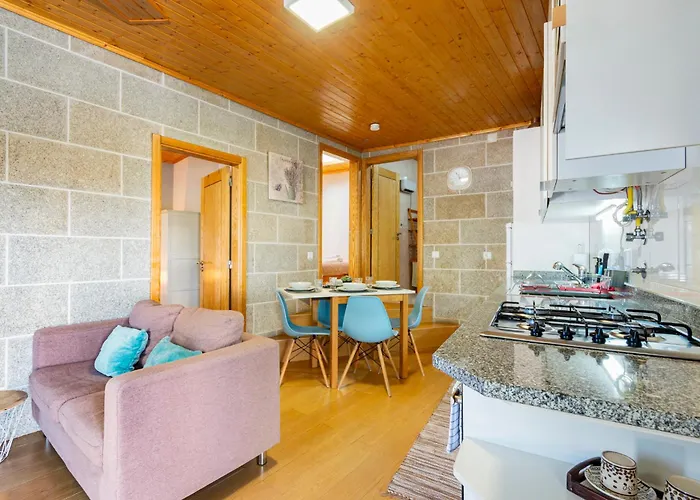 Casa Rustica T2 Com Salamandra E Cozinha - - Serra Da Estrela - Casa Do Loureiro Ii *